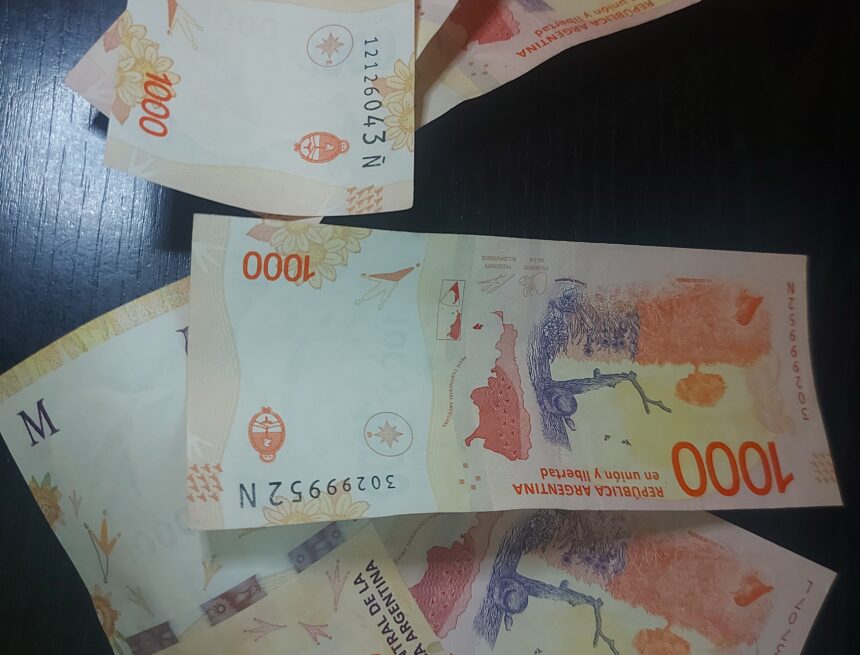 LOS JUBILADOS Y PENSIONADOS COBRARAN EL BONO DE 6000 PESOS EN ABRIL LOS JUBILADOS Y PENSIONADOS COBRARAN EL BONO DE 6000 PESOS EN ABRIL