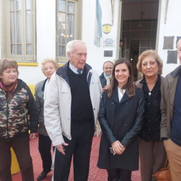 La directora ejecutiva de ANSES, Fernanda Raverta visitó el centro de Jubilados y pensionados civiles de la Nación y  el centro de jubilados de la provincia.