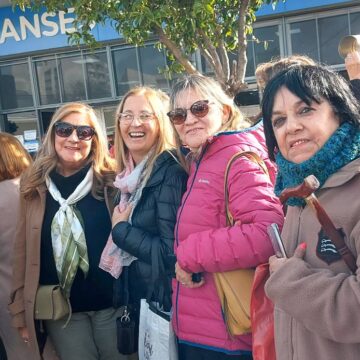 Docentes jubilados autoconvocados reclamaron por 82 % móvil y actualización de haberes