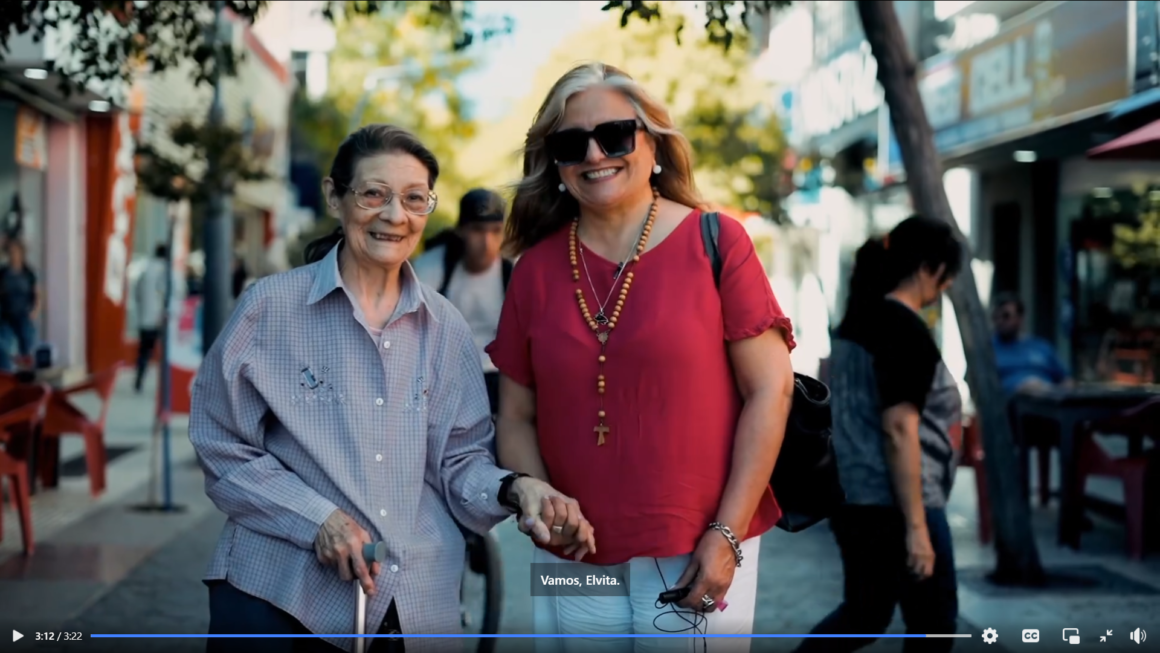 Elva y su día memorable: Con actitud y determinación salió de su encierro.